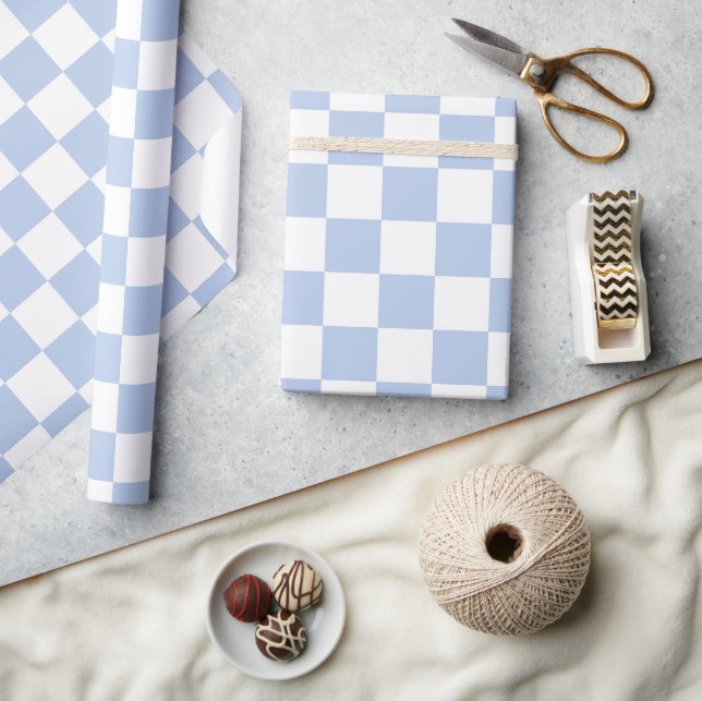 Checkered White Soft Sky Blue Wrapping Paper Roll Geschenkpapier (Kunsthandwerk)