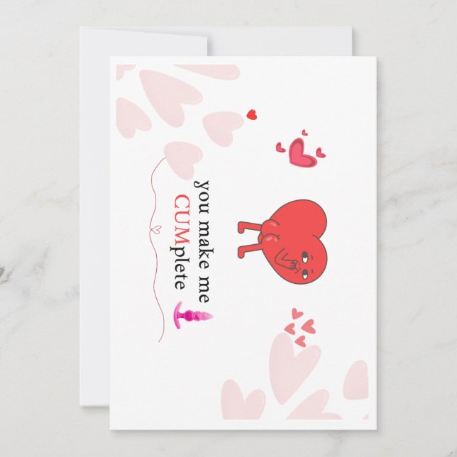 Cheeky Charm: Funny Liebe Card macht ihn komplett Einladung (Vorderseite)