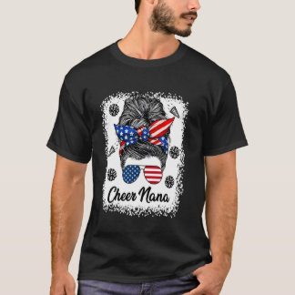 Cheer Nana Unordentlicher Dutt USA-Flagge Brille 4 T-Shirt