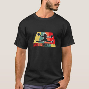 Cheerleader springt und schafft ein Gleichgewicht T-Shirt