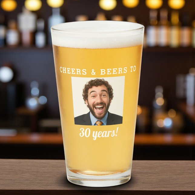 Cheers & Biere 30 Jahre altes Geburtstags-Foto Glas (Von Creator hochgeladen)