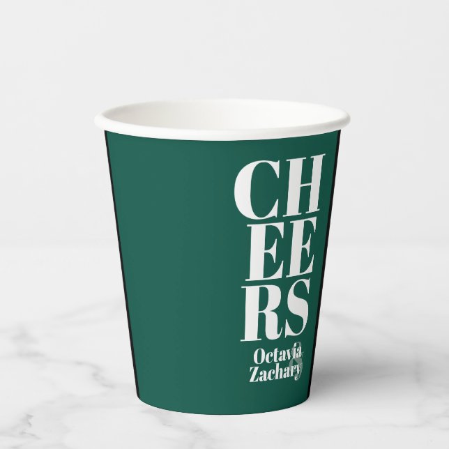 Cheers Emerald Green Modern Typografy Wedding Pappbecher (Vorderseite)