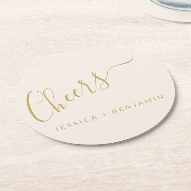 Cheers Minimalistische Ecru und Gold Custom Weddin Runder Pappuntersetzer (Angewinkelt)