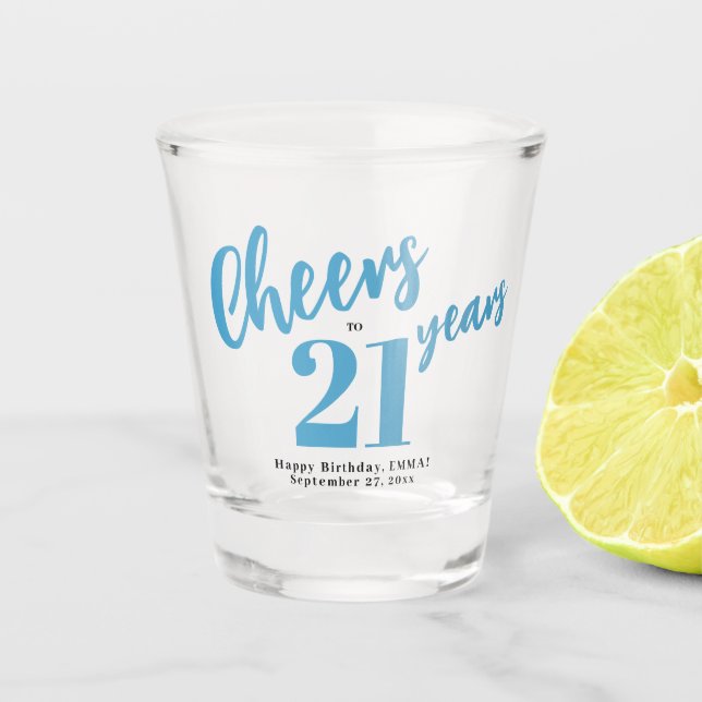 Cheers to 21 years chic blue script 21st birthday schnapsglas (Vorderseite)