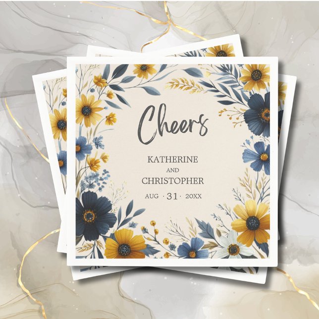 Cheers Watercolor Wildblume Elegante Beige Hochzei Serviette (Cheers Wildflowers Wedding Napkin with Blue and Yellow Wildflowers, Wedding Details.)