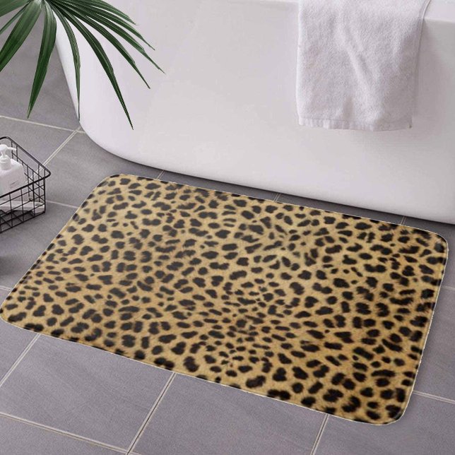 Cheetah Print pattern Badematte (Cheetah Print Bath Mat by Looly Elzayat
)