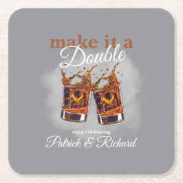 Chef macht es zu einem Whiskey Glass mit doppelter Rechteckiger Pappuntersetzer