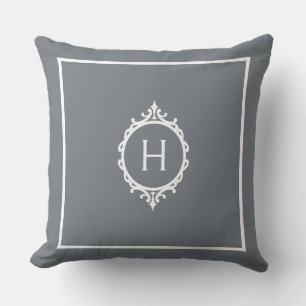 Chelsea Graue und weiße Mit Monogramm Kissen