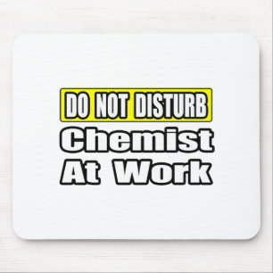 Chemist am Arbeitsplatz Mousepad