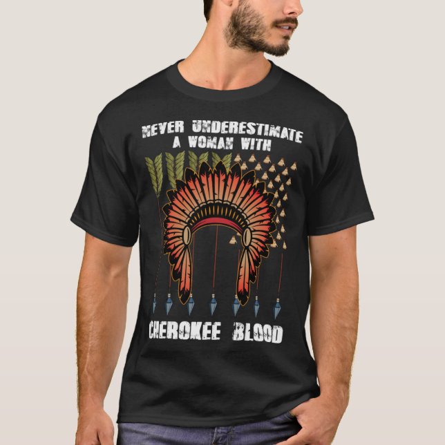 Cherokee-Stolze Federn Native American T-Shirt (Vorderseite)