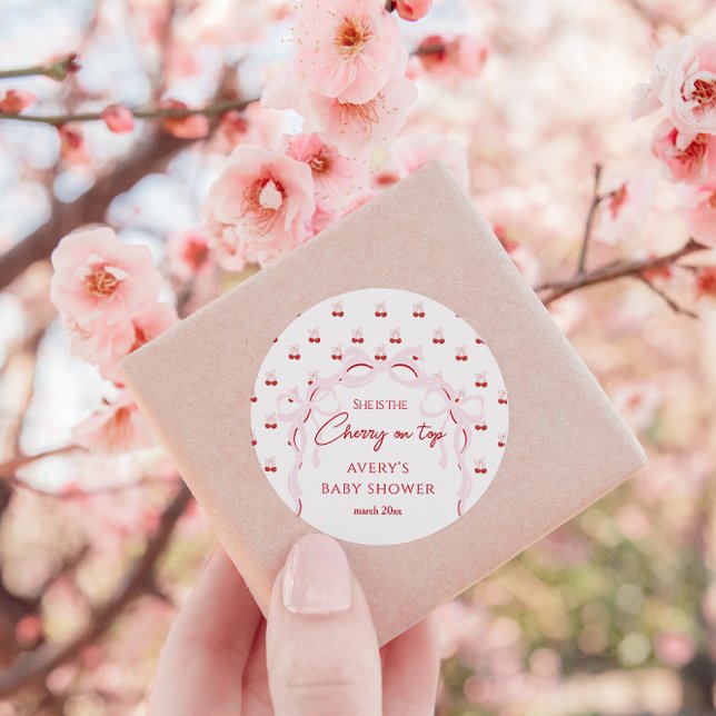 Cherry auf der rosa Bow Red Baby Girl Dusche Runder Aufkleber (Von Creator hochgeladen)
