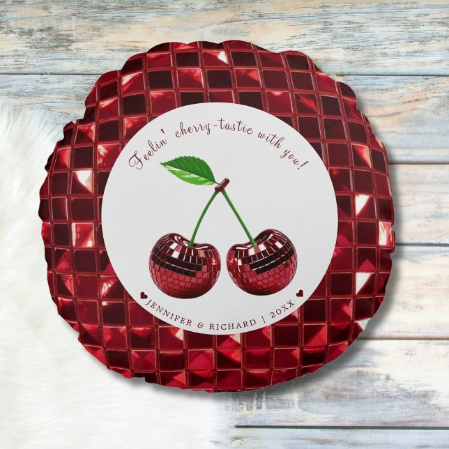 Cherry Coded Valentine's Day Round Custom Rundes Kissen (Cherry Coded Valentine's Day Round Custom Round Pillow)