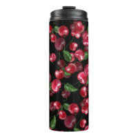 Cherry Fruit auf schwarz