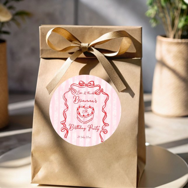 Cherry Kuchen rosa Coquette Bugday Party Runder Aufkleber (Cherry cake pink handrawn sketch bow ribbon coquette birthday party thank you favor sticker)