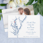 Chesapeake Bay Annapolis MD Navy Blue Wedding Save The Date<br><div class="desc">Diese elegante Chesapeake Bay Map Save the Date mit dem Foto zurück ist perfekt für Ihre wunderschöne Hochzeit in Annapolis, Maryland - oder irgendwo in der Chesapeake Bay! Sie können das Herz über die Stadt ziehen, in der Sie heiraten, und auch die Herzfarbe ändern! Das Beste ist, es mit einem...</div>