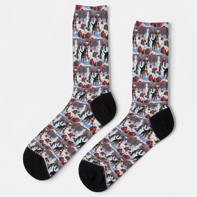 Chesapeake Bay Retriever Schnee mit Weihnachtsmütz Socken (Linkes Detail)