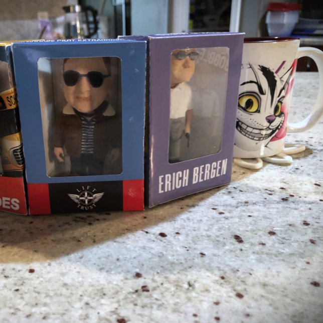 CheshireFX Tea Tasse (Peeking around my 3D Printed Bobble Heads from cheshirefx.com)