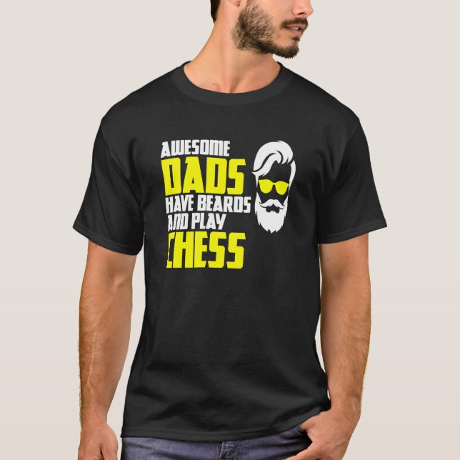 Chess saying beard bearer fathers day chess player T-Shirt (Vorderseite)
