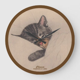 Chessie the Sleeping Kitten Wall Clock (sepia) Große Wanduhr