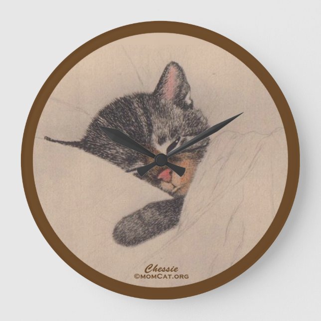 Chessie the Sleeping Kitten Wall Clock (sepia) Große Wanduhr (Vorderseite)
