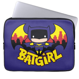 Chibi Batgirl mit Gotham Skyline & Logo Laptopschutzhülle