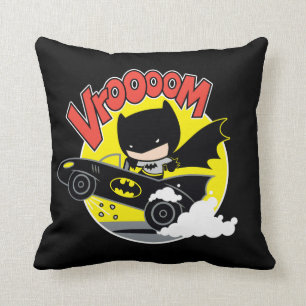 Chibi Batman im Batmobile Kissen