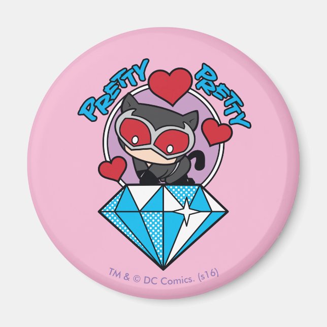 Chibi Catwoman sitzt oben auf großen Diamanten Magnet (Vorne)