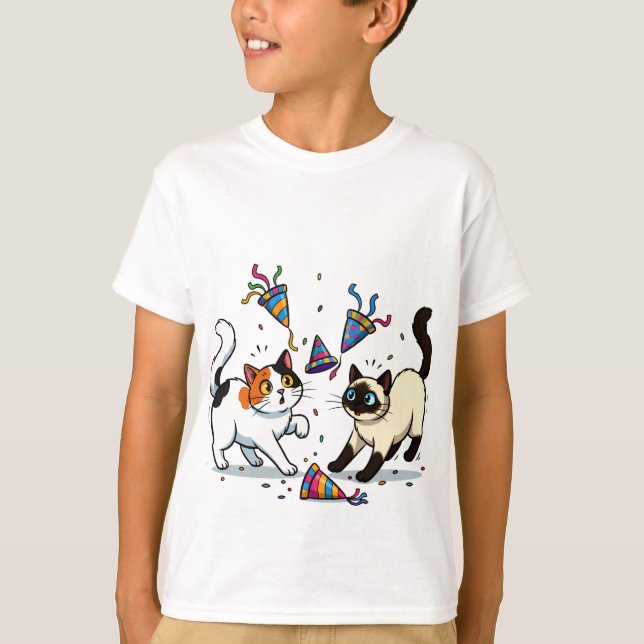 Chibi Kittens Investigating Confetti Chaos T-Shirt (Vorderseite)