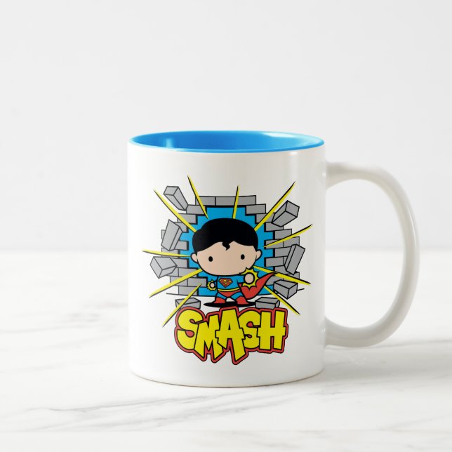 Chibi Superman schleicht durch eine Ziegelmauer Zweifarbige Tasse (Rechts)