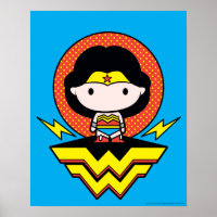 Chibi Wonder Woman mit Polka Docks und Logo