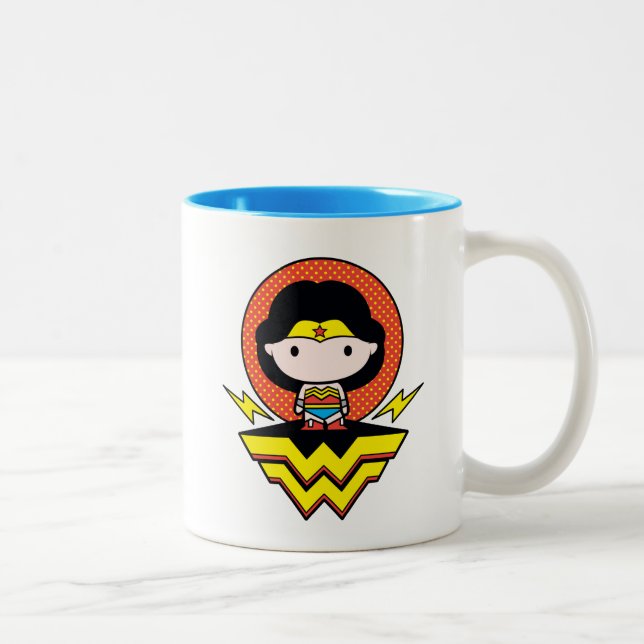 Chibi Wonder Woman mit Polka Docks und Logo Zweifarbige Tasse (Rechts)