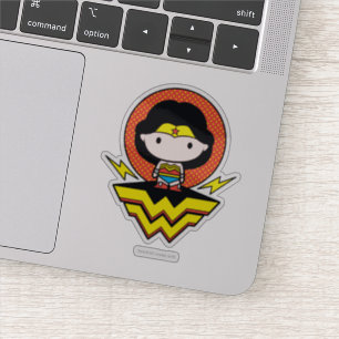 Chibi Wonder Woman mit Polka Punkten und Logo Aufkleber