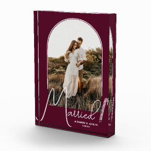 Chic Arch Burgundy Wedding Fotoblock