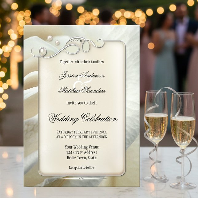 Chic Artistic Silver Ivory Rose Hochzeit Einladung (Wedding invitation featuring a painting of an ivory rose with elegant silver swirls and tiny pearls)