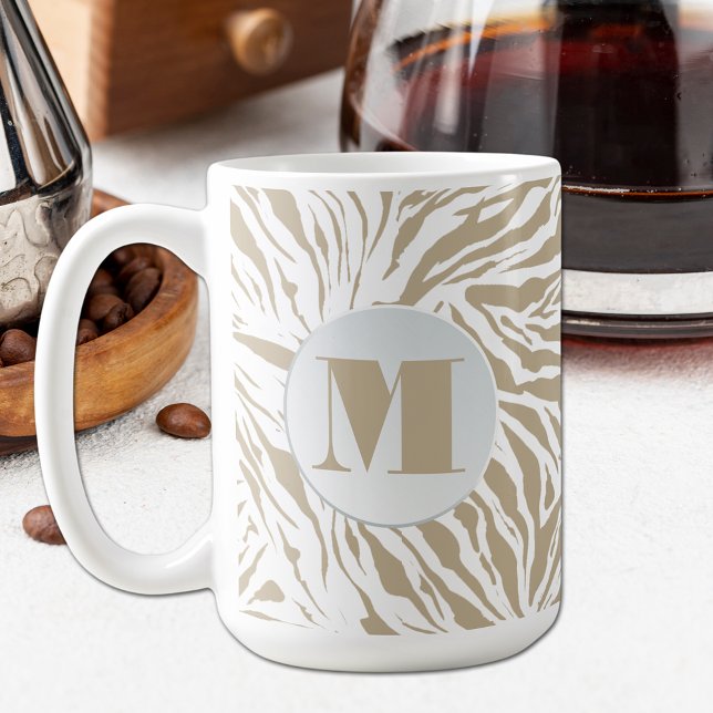 Chic Beige Animal Print Mit Monogramm Kaffeetasse (Von Creator hochgeladen)