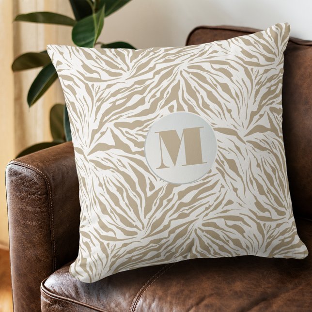 Chic Beige Animal Print Monogram Kissen (Von Creator hochgeladen)