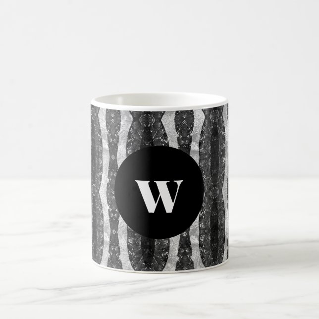 Chic Black and White Ornamental Mit Monogramm Kaffeetasse (Mittel)