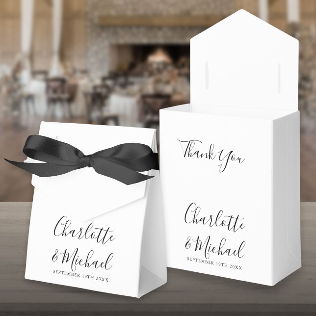 Chic Black and White Script Gastgeschenk Hochzeit  Geschenkschachtel (Chic Black And White Script Wedding Favor Box)