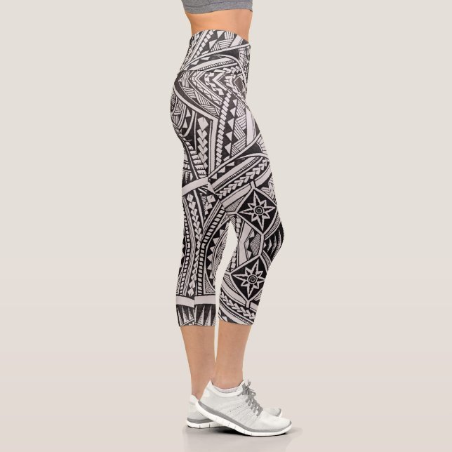 Chic Black and White Tribal Geometric Pattern Capri Leggings (Rechts)