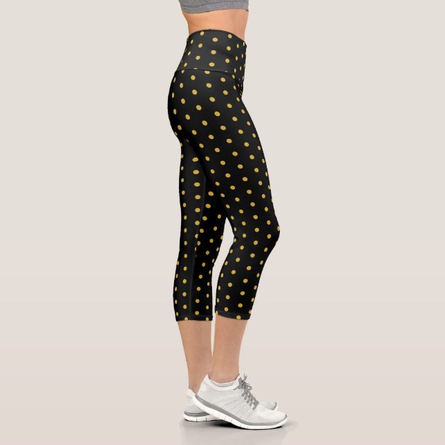 Chic Black Capri Leggings mit M Gold Dot Muster (Rechts)