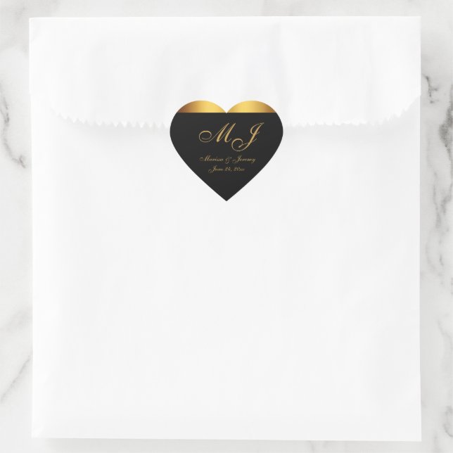 Chic Black Gold Script Monogram Wedding Herz-Aufkleber (Tasche)