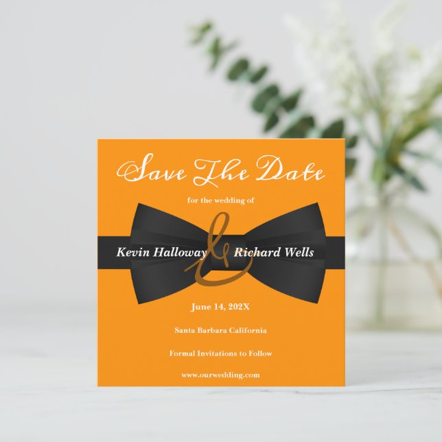 Chic Black Krawatte Gay Wedding Save the Date (Stehend Vorderseite)