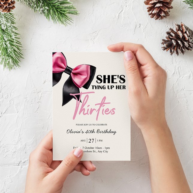Chic Black & Pink Bow 40th Birthday Invitation Einladung (Von Creator hochgeladen)