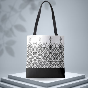 Chic Black & White Ethnic Muster