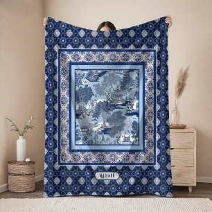 Chic Blaue weiße Weiden-Chinoiserie-Toile Monogram Fleecedecke
