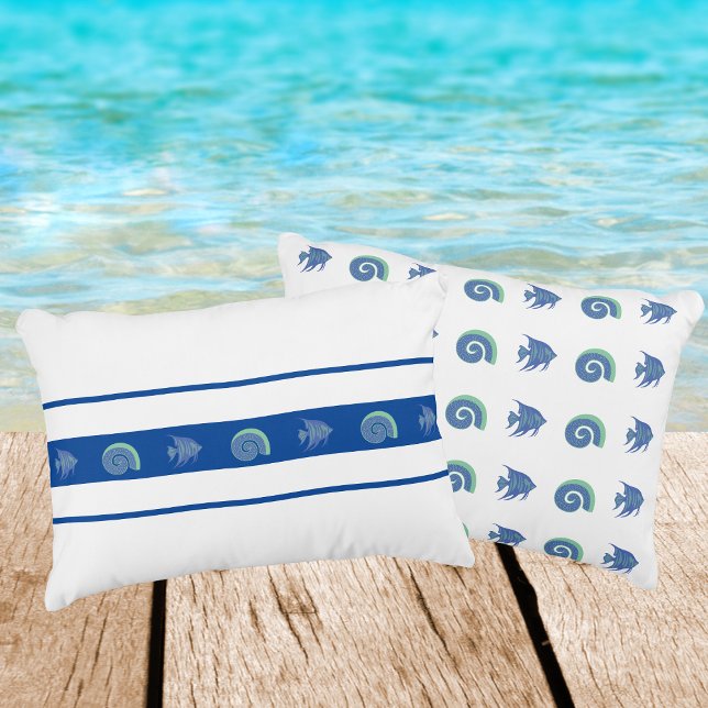 Chic Blue and White Stripes Sea Shells and Fish Dekokissen (Von Creator hochgeladen)
