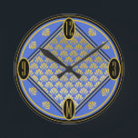 Chic Blue & Black Art Deco Lüftermuster Monogramm Runde Wanduhr<br><div class="desc">Eine Wanduhr aus atemberaubendem Deko mit Ventilatordekor in typischen Goldfarben,  Blau und Schwarz. Sie können das Monogramm leicht personalisieren,  das die 6 auf dem Rad elegant ersetzt,  je nach Bedarf. Ein originelles Design,  das exklusiv bei ©Oh_Nostalgia online shop erhältlich ist. Alle Rechte vorbehalten.</div>