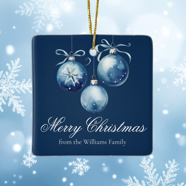 Chic Blue Frory Christmas 2025 Personalisierte Fam Keramikornament (Von Creator hochgeladen)