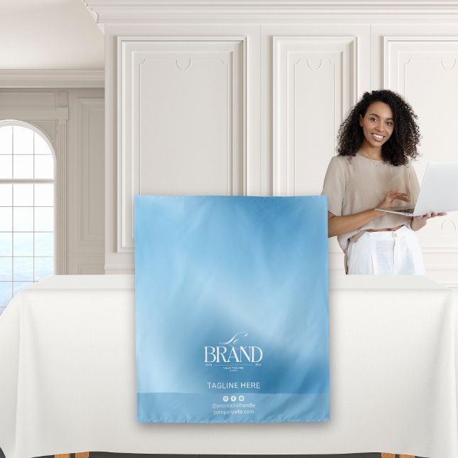 Chic Blue Gradient Logo Event Display Table Runner Wandteppich (Von Creator hochgeladen)