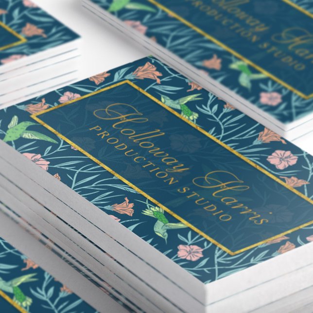 Chic Blue Hummingbird und Blume Muster Visitenkarte (Close-up stacked Chic Blue Hummingbird and Flowers Pattern Business Cards-Front)